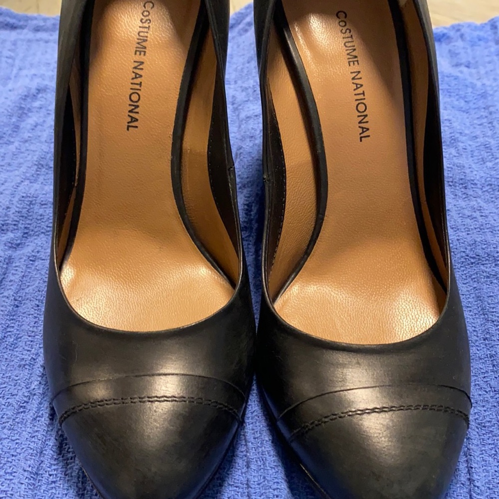Beautiful black pumps
